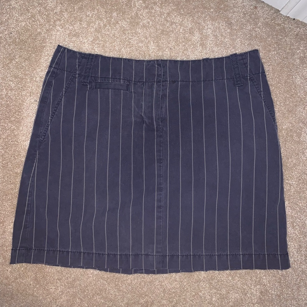 ⭐️GAP STRIPPED SKIRT